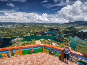 Piedra del Peñol o Peñón de Guatapé vista panoramica
